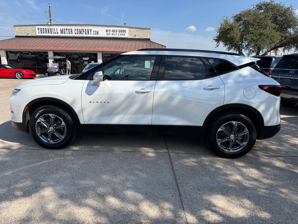 Used 2024 Chevrolet Blazer LT w/ Sound & Technology Package FWD image 4