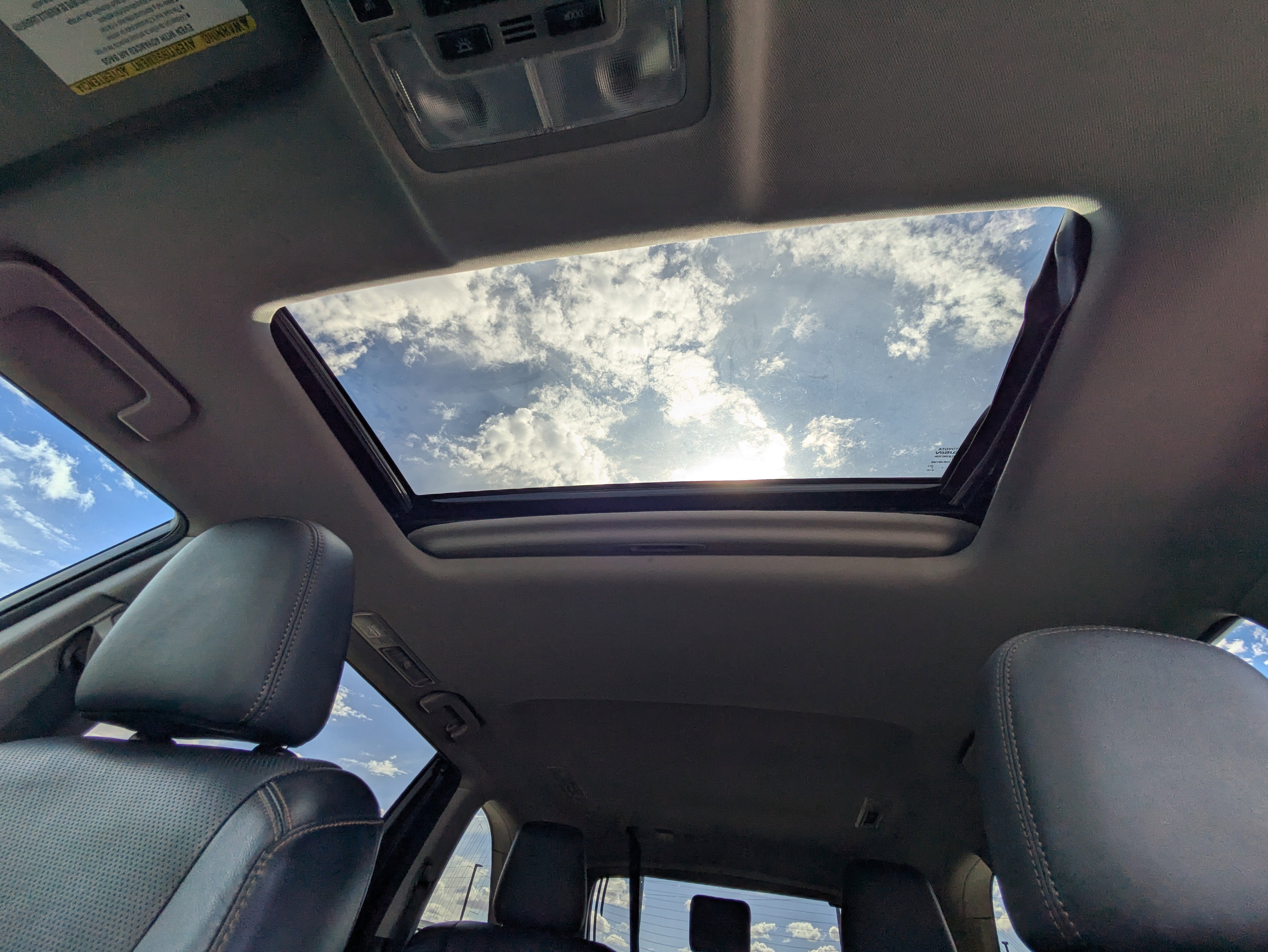 Used 2015 Toyota Highlander Limited w/ Driver Technology Package image 30