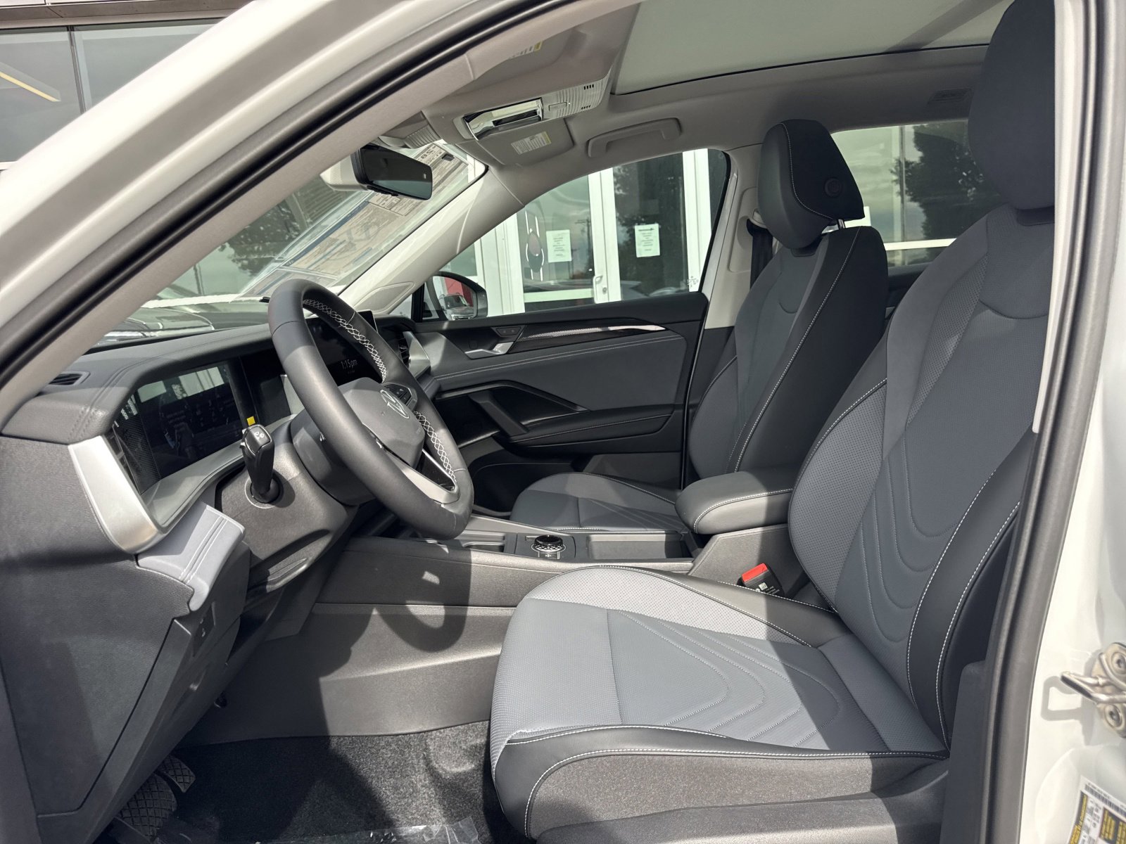 New 2026 Volkswagen Tiguan SE image 10