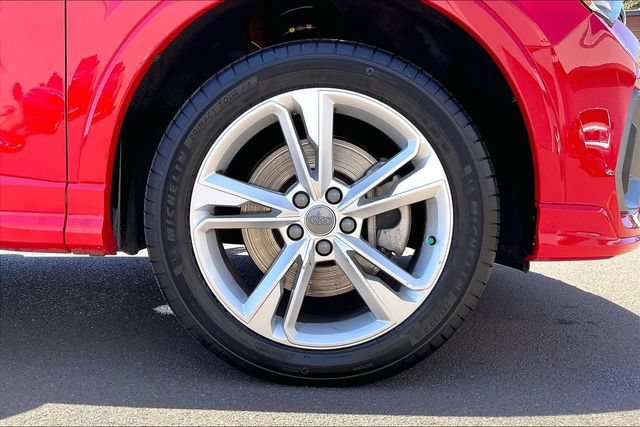 Used 2020 Audi Q3 2.0T Premium w/ Convenience Package AWD/4WD image 9