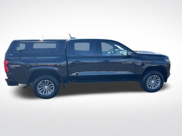 Used 2023 Chevrolet Colorado LT w/ LT Convenience Package II AWD/4WD image 9