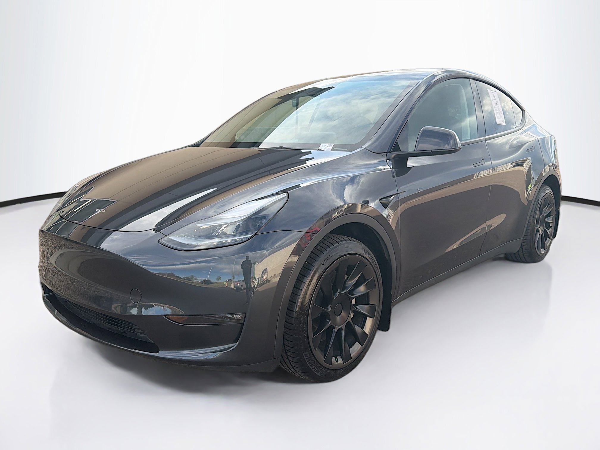 Used 2024 Tesla Model Y Long Range image 3