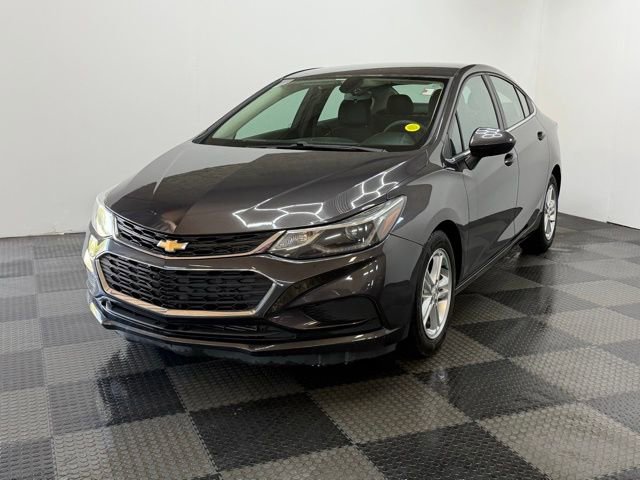 Used 2017 Chevrolet Cruze LT FWD image 5