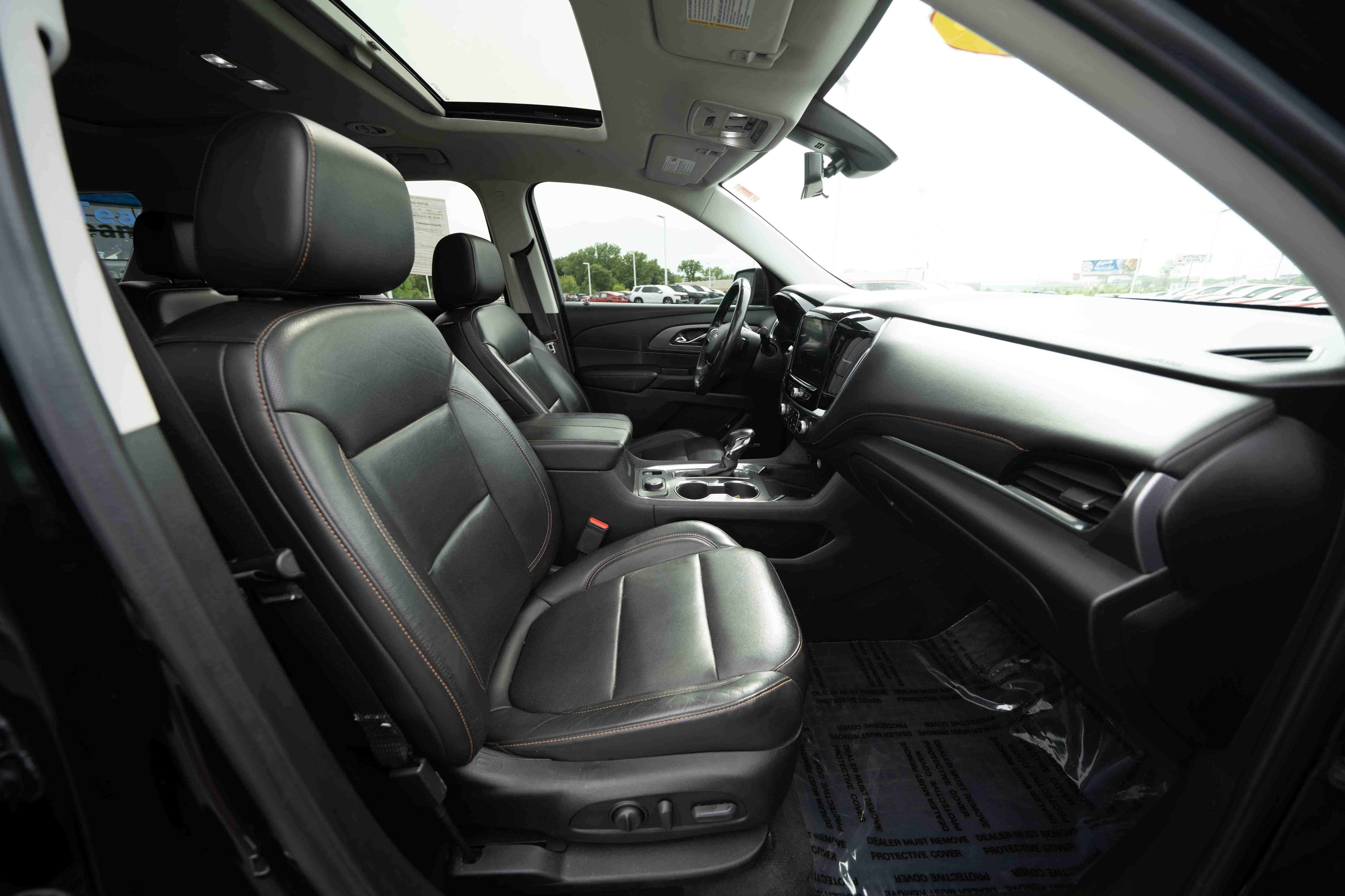 Used 2021 Chevrolet Traverse Premier w/ Redline Edition AWD/4WD image 27