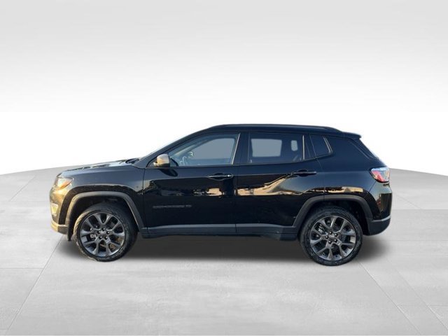 Used 2021 Jeep Compass Latitude w/ Sun and Sound Group AWD/4WD image 2