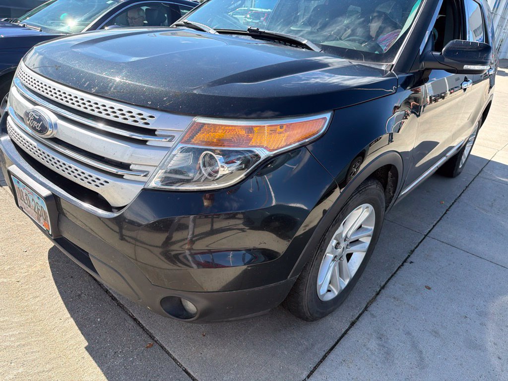 Used 2014 Ford Explorer XLT w/ Equipment Group 202A AWD/4WD image 8