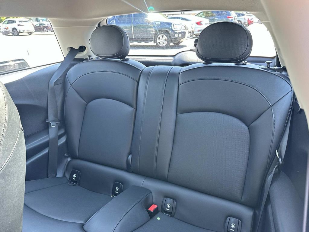 Used 2024 MINI Cooper SE FWD image 25
