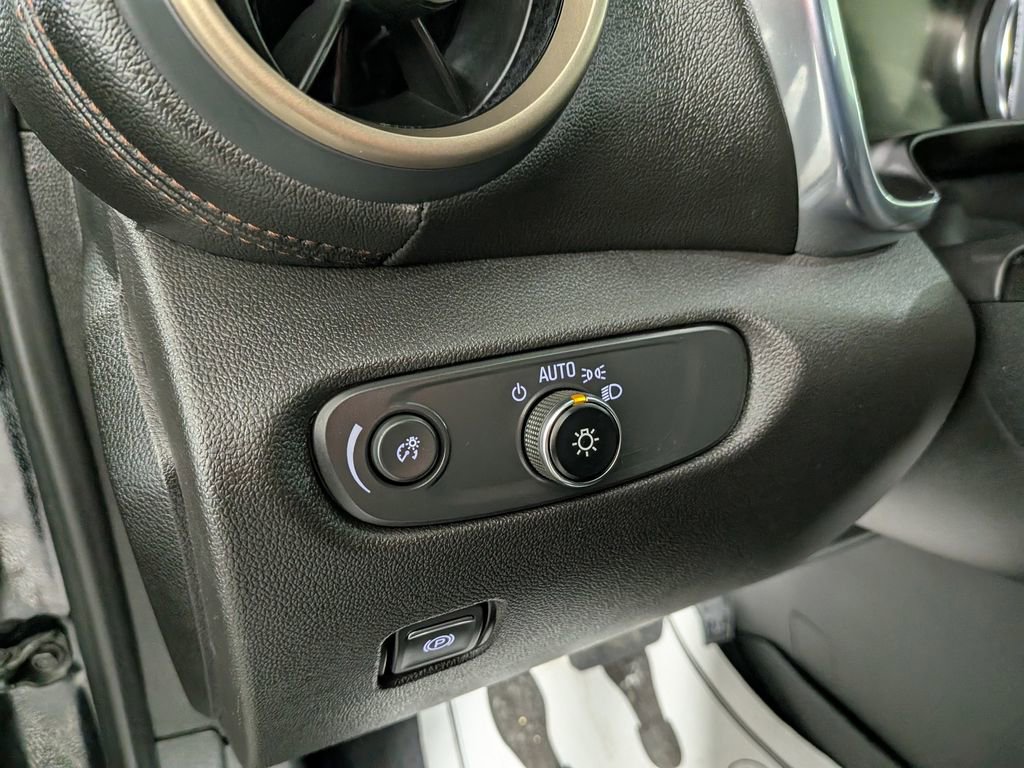 Certified 2025 Chevrolet Blazer Premier w/ Driver Confidence II Package image 21