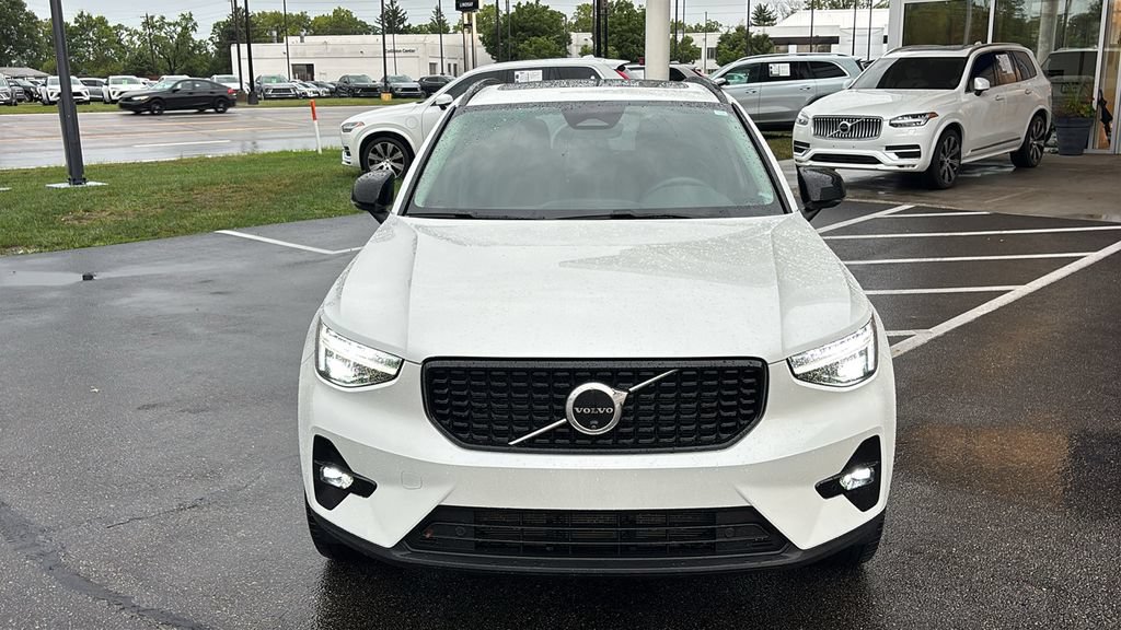 Certified 2024 Volvo XC40 B5 Plus w/ Protection Package Premier AWD/4WD image 5
