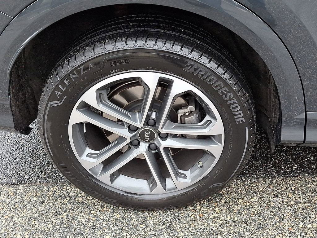 Used 2025 Audi Q5 Premium w/ Convenience Package image 8