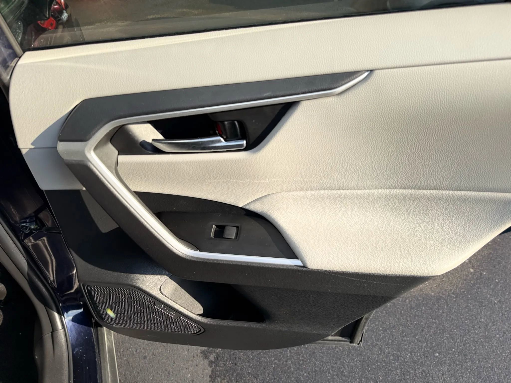 Used 2021 Toyota RAV4 XLE image 20