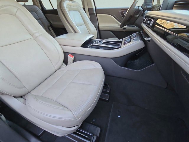 Used 2022 Lincoln Aviator Reserve w/ Elements Package Plus image 35