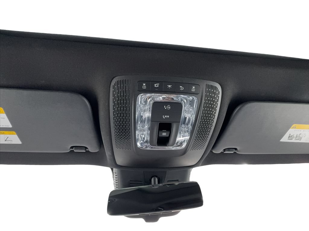Used 2025 Mercedes-Benz GLB 250 4MATIC image 42