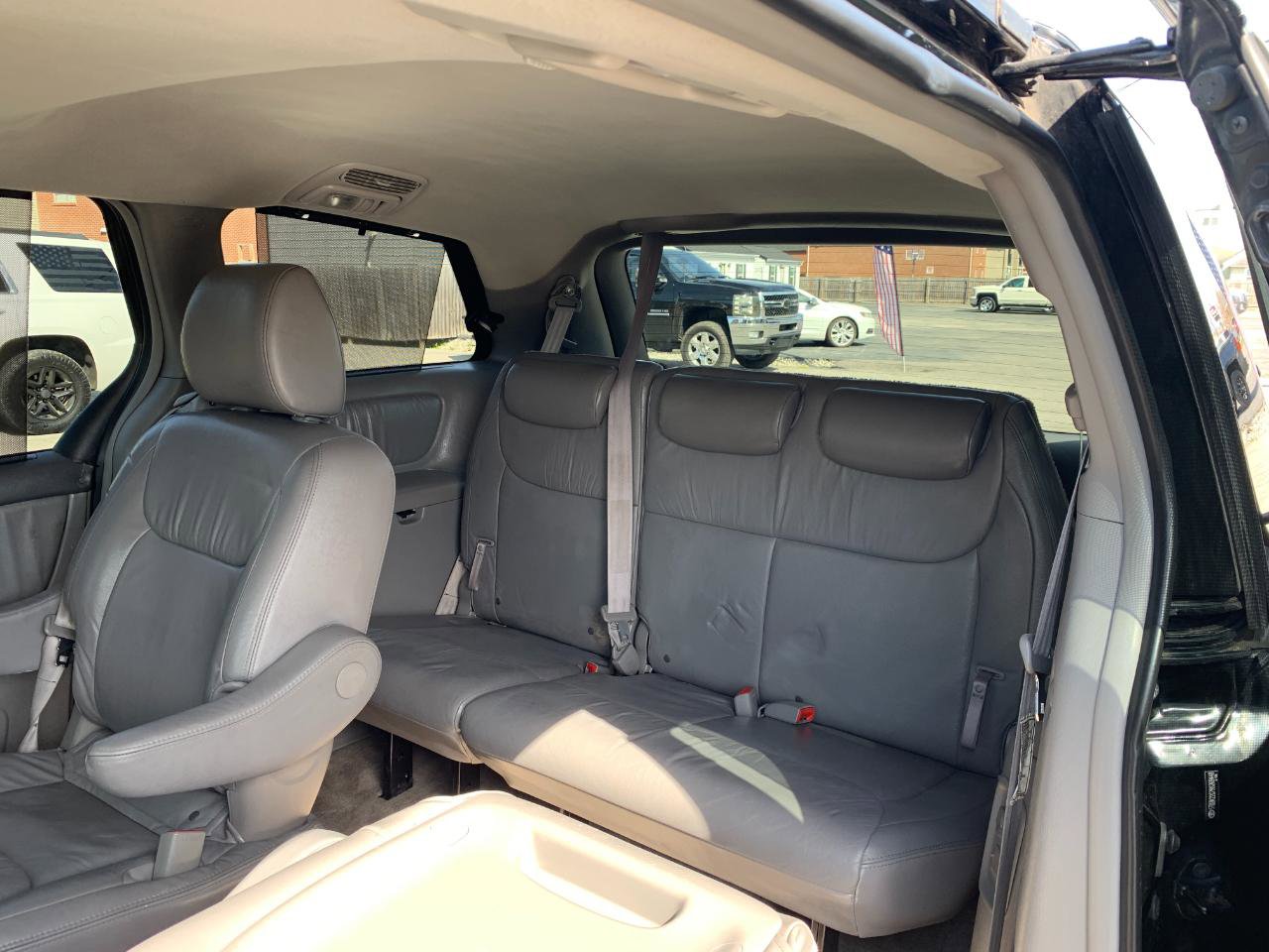 Used 2009 Toyota Sienna XLE FWD image 31