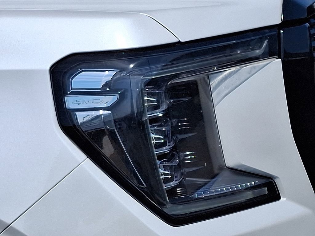 Certified 2023 GMC Yukon Denali Ultimate AWD/4WD image 9