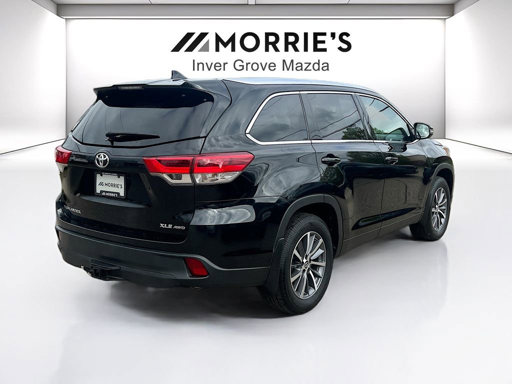 Used 2019 Toyota Highlander XLE AWD/4WD image 5