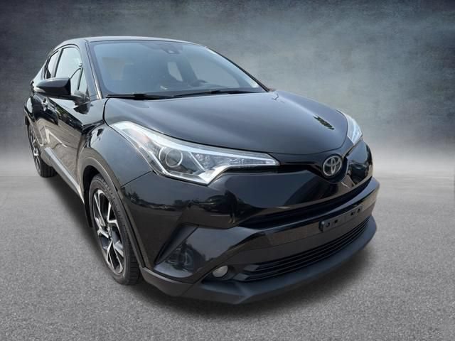 Used 2018 Toyota C-HR XLE FWD image 4