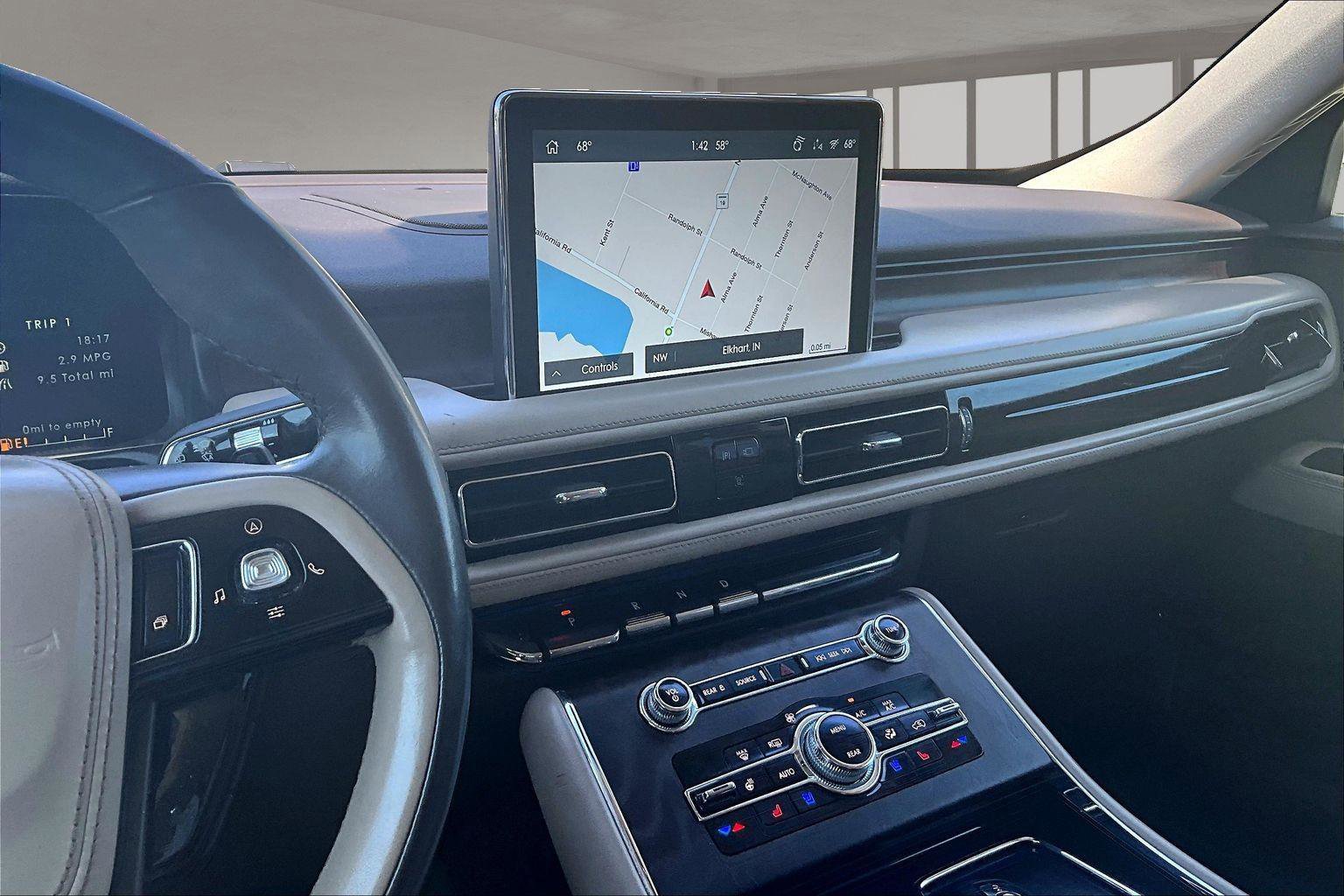 Used 2021 Lincoln Aviator Reserve w/ Equipment Group 208A image 7