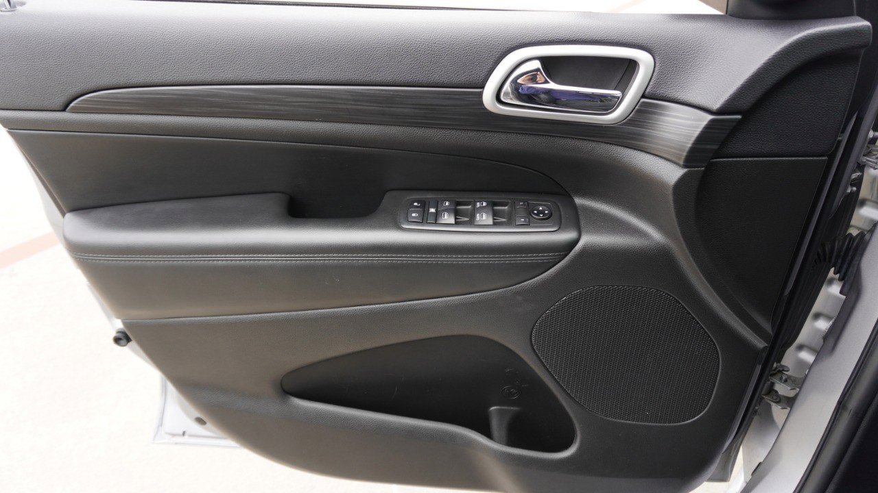 Used 2019 Jeep Grand Cherokee Altitude image 22