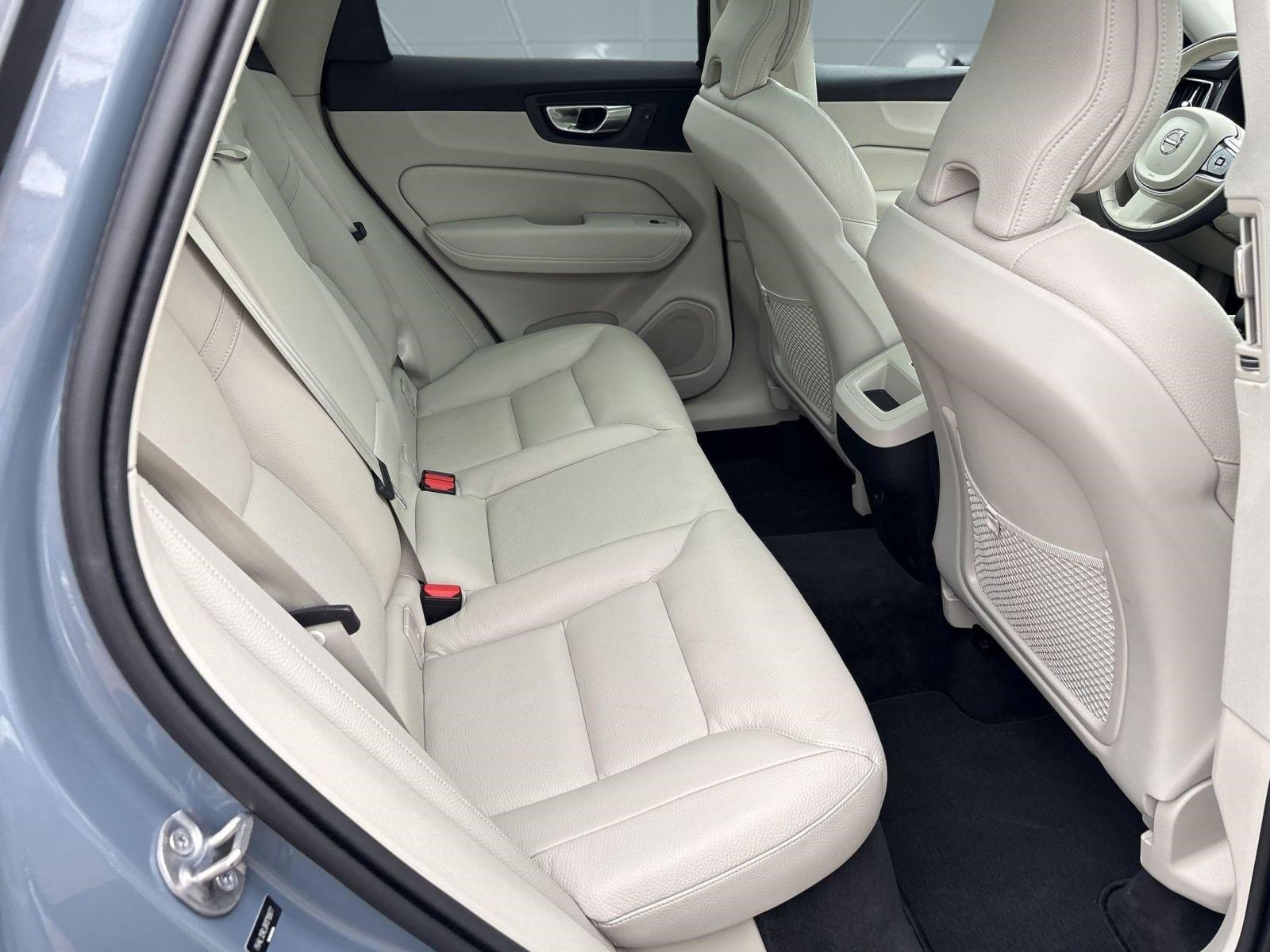 Certified 2024 Volvo XC60 B5 Plus image 28