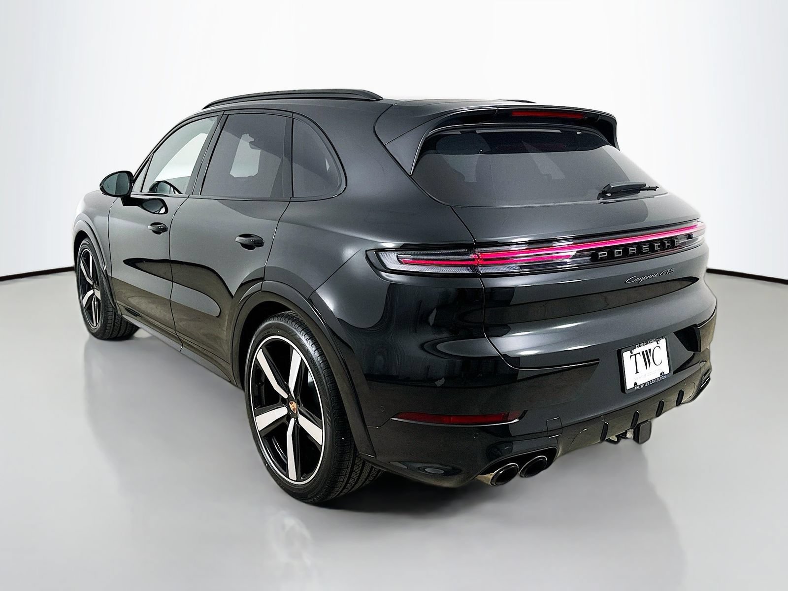 New 2026 Porsche Cayenne GTS AWD/4WD image 7