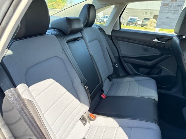 Used 2025 Volkswagen Jetta SE image 14