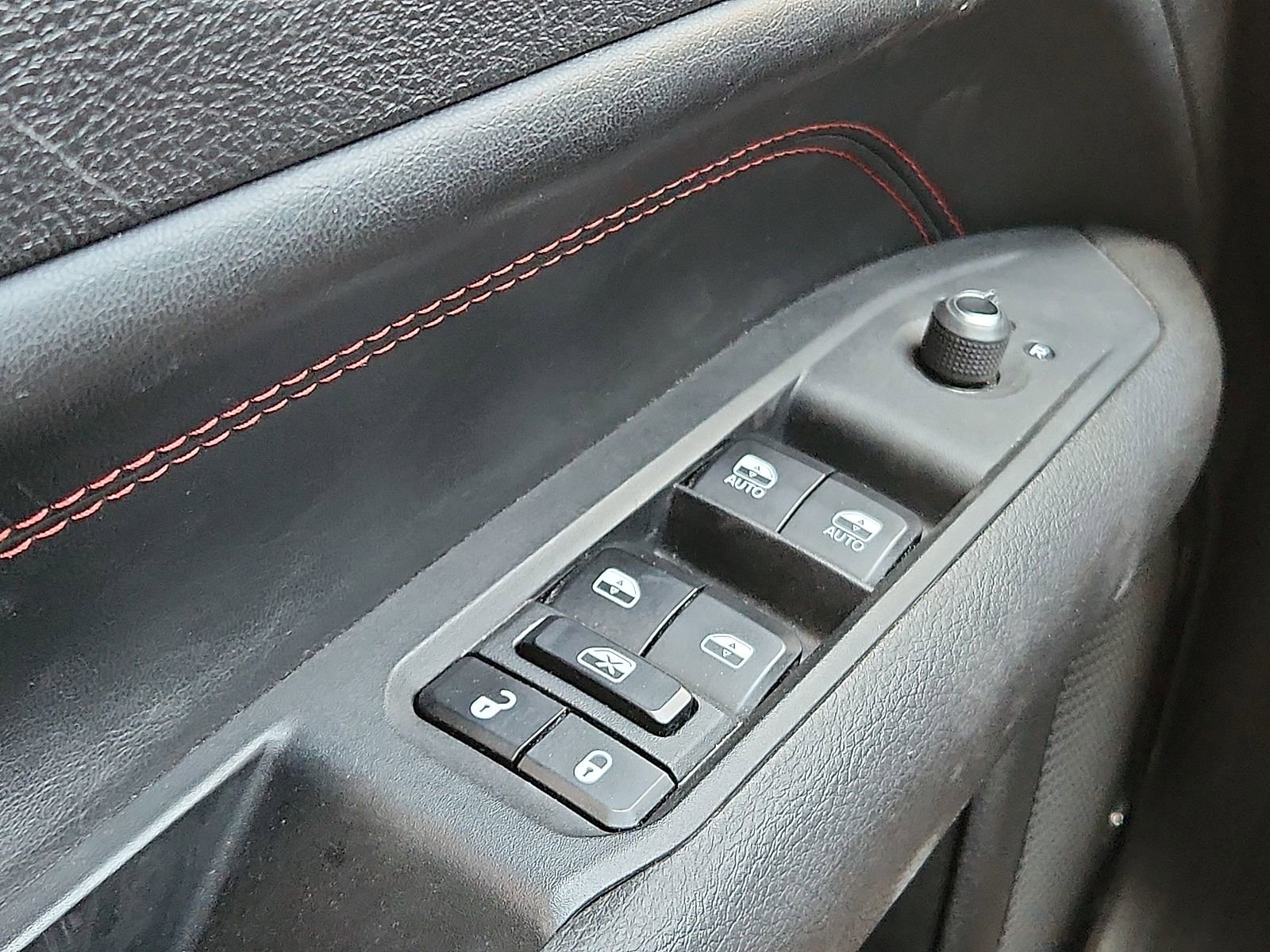 Used 2025 Jeep Compass Trailhawk AWD/4WD image 16