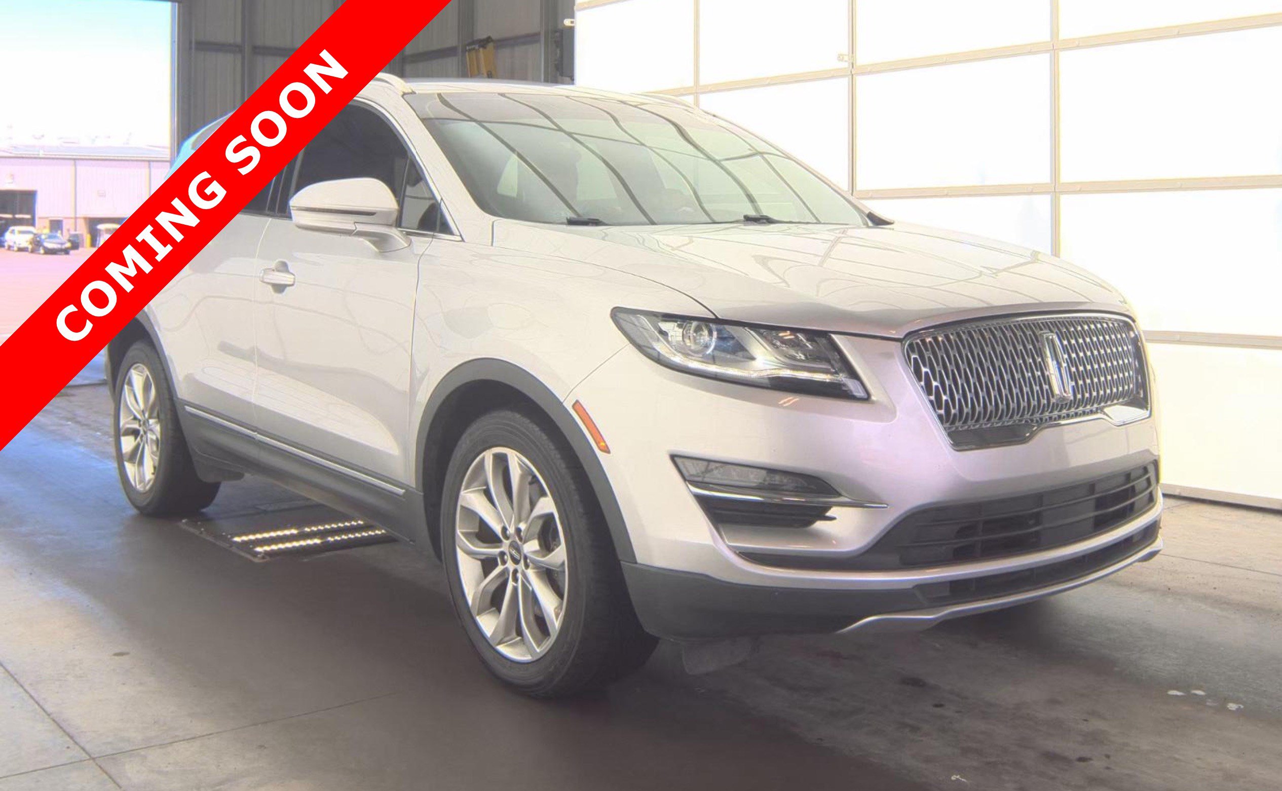 Used 2019 Lincoln MKC Select w/ Select Plus Package FWD image 3
