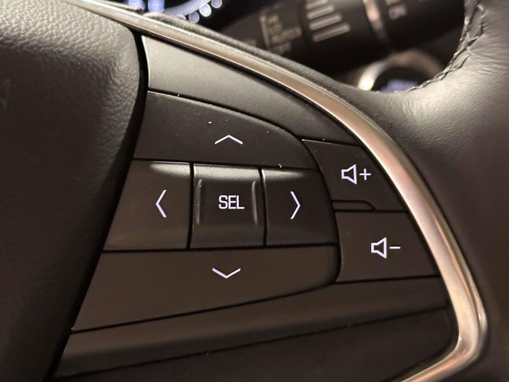 Used 2018 Cadillac XT5 Luxury w/ Driver Awareness Package AWD/4WD image 25