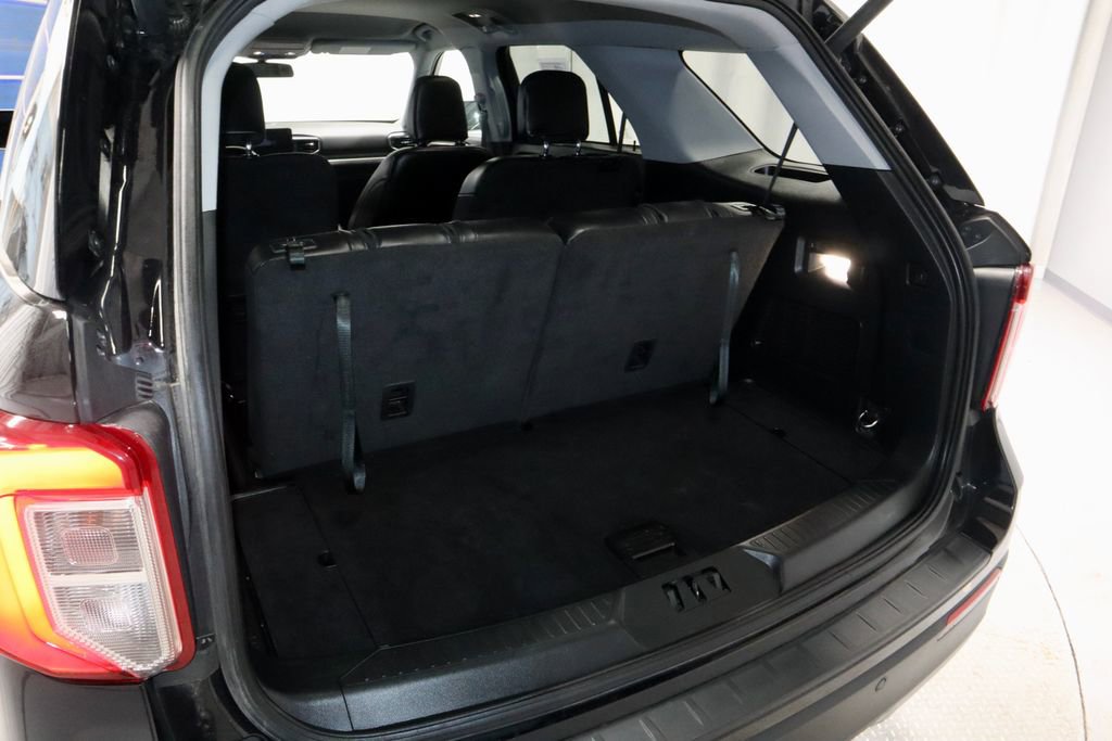 Certified 2022 Ford Explorer XLT w/ Equipment Group 202A image 14