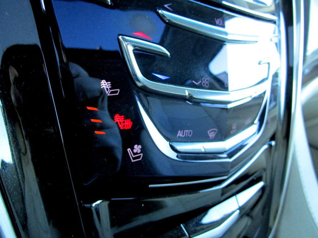 Used 2017 Cadillac Escalade ESV Luxury image 26