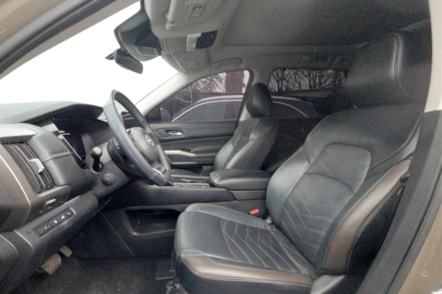 Used 2023 Nissan Pathfinder Platinum image 8