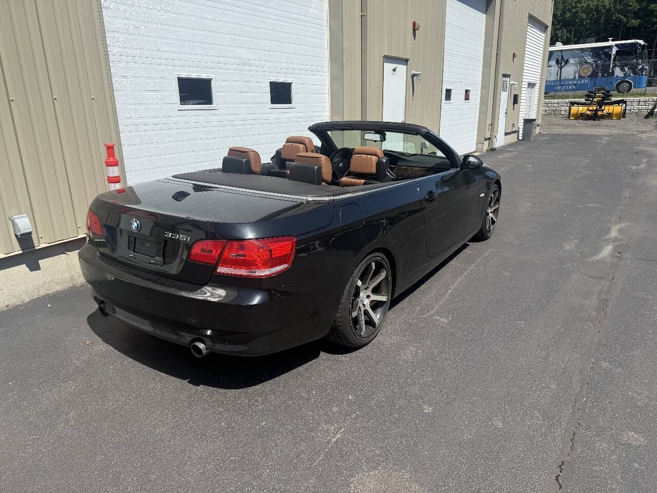 Used 2009 BMW 335i Convertible RWD image 5
