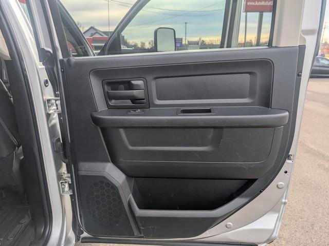 Used 2014 RAM 3500 Tradesman image 23