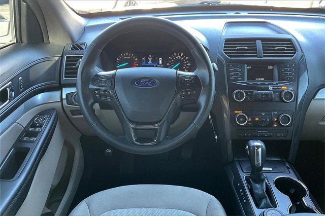 Used 2019 Ford Explorer Base w/ Class III Trailer Tow Package image 5