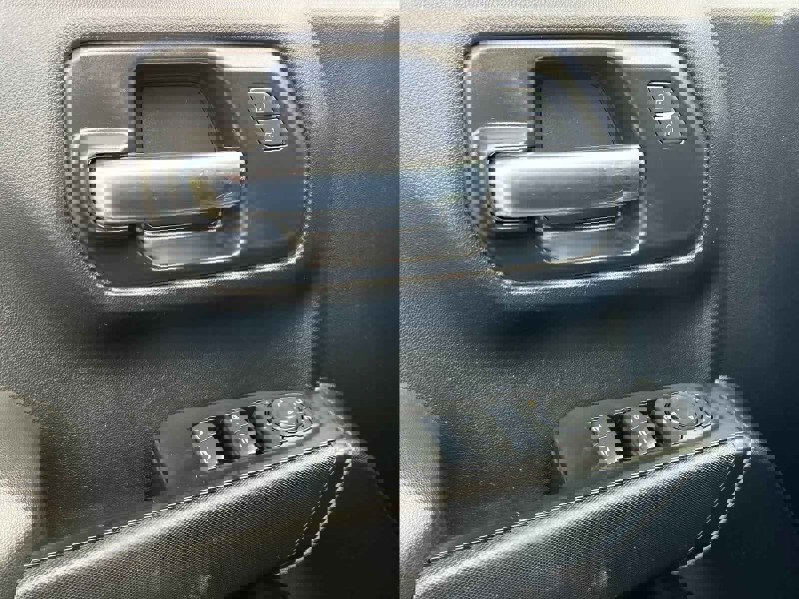 Used 2020 Chevrolet Silverado 1500 Custom Trail Boss w/ Custom Convenience Package image 13