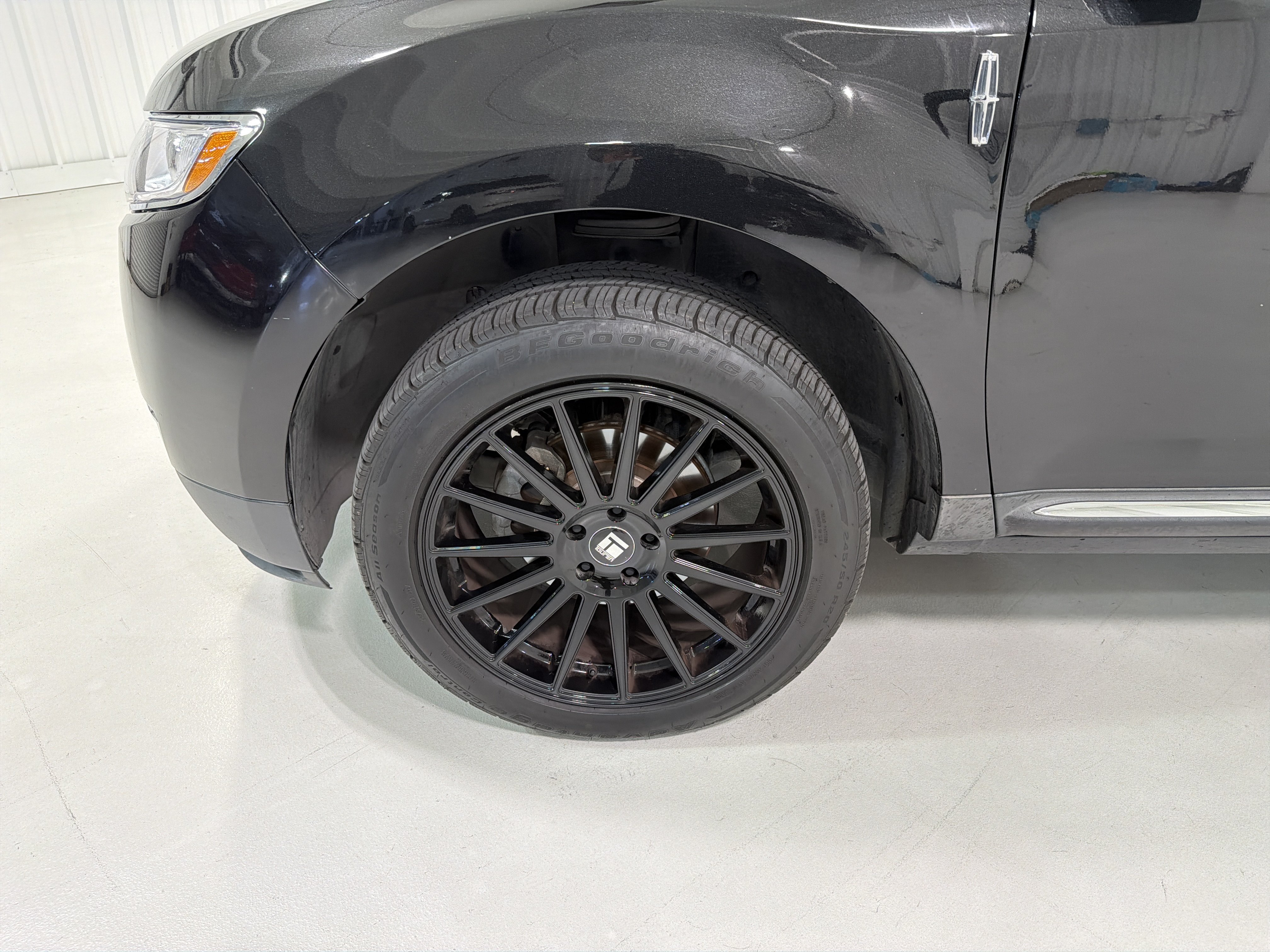 Used 2015 Lincoln MKX FWD w/ Equipment Group 101A image 9