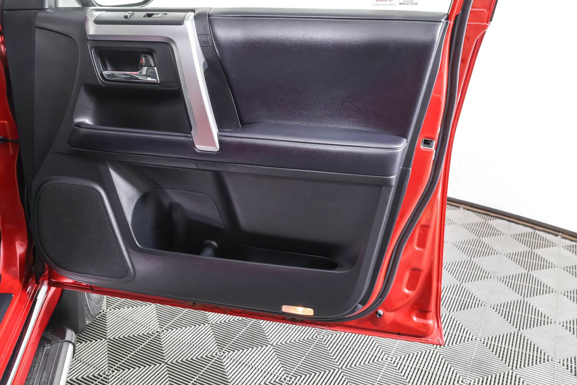 Used 2018 Toyota 4Runner Limited image 46