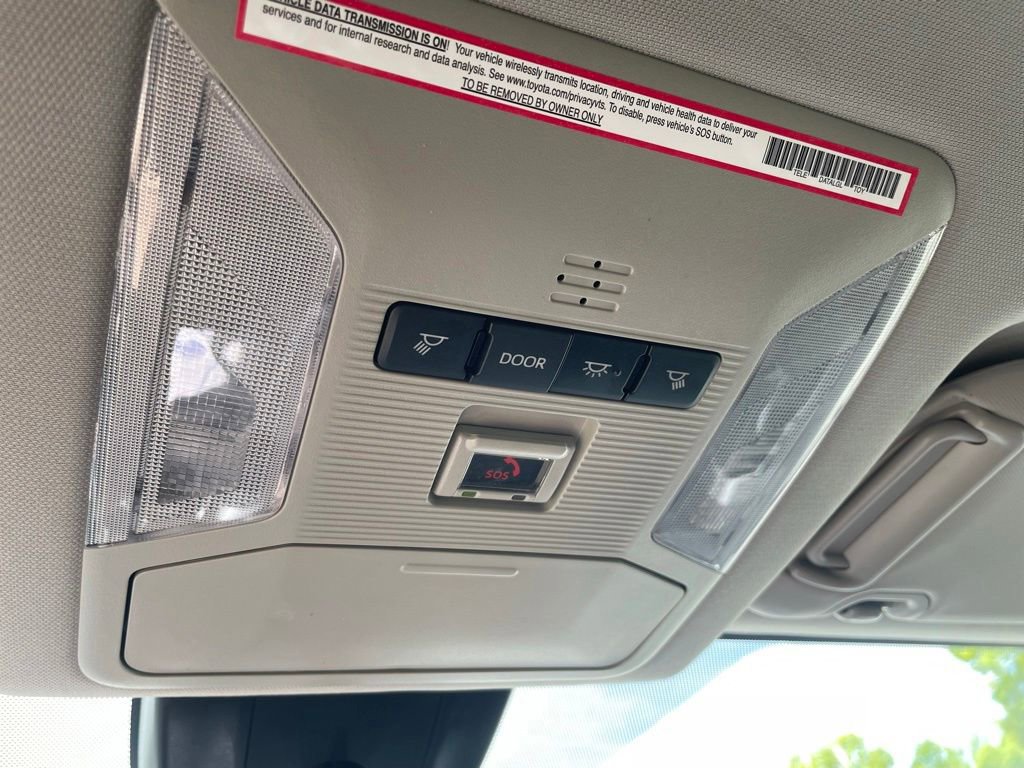 Used 2024 Toyota RAV4 XLE FWD image 33