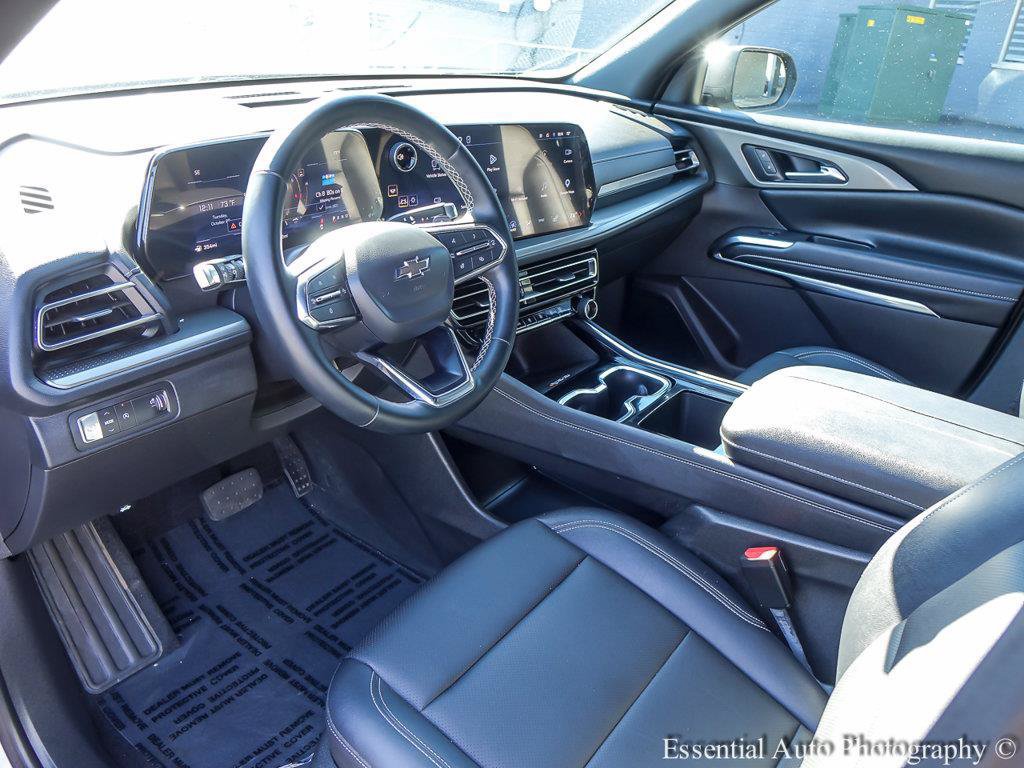 Used 2026 Chevrolet Traverse LT w/ Midnight/Sport Edition FWD image 10
