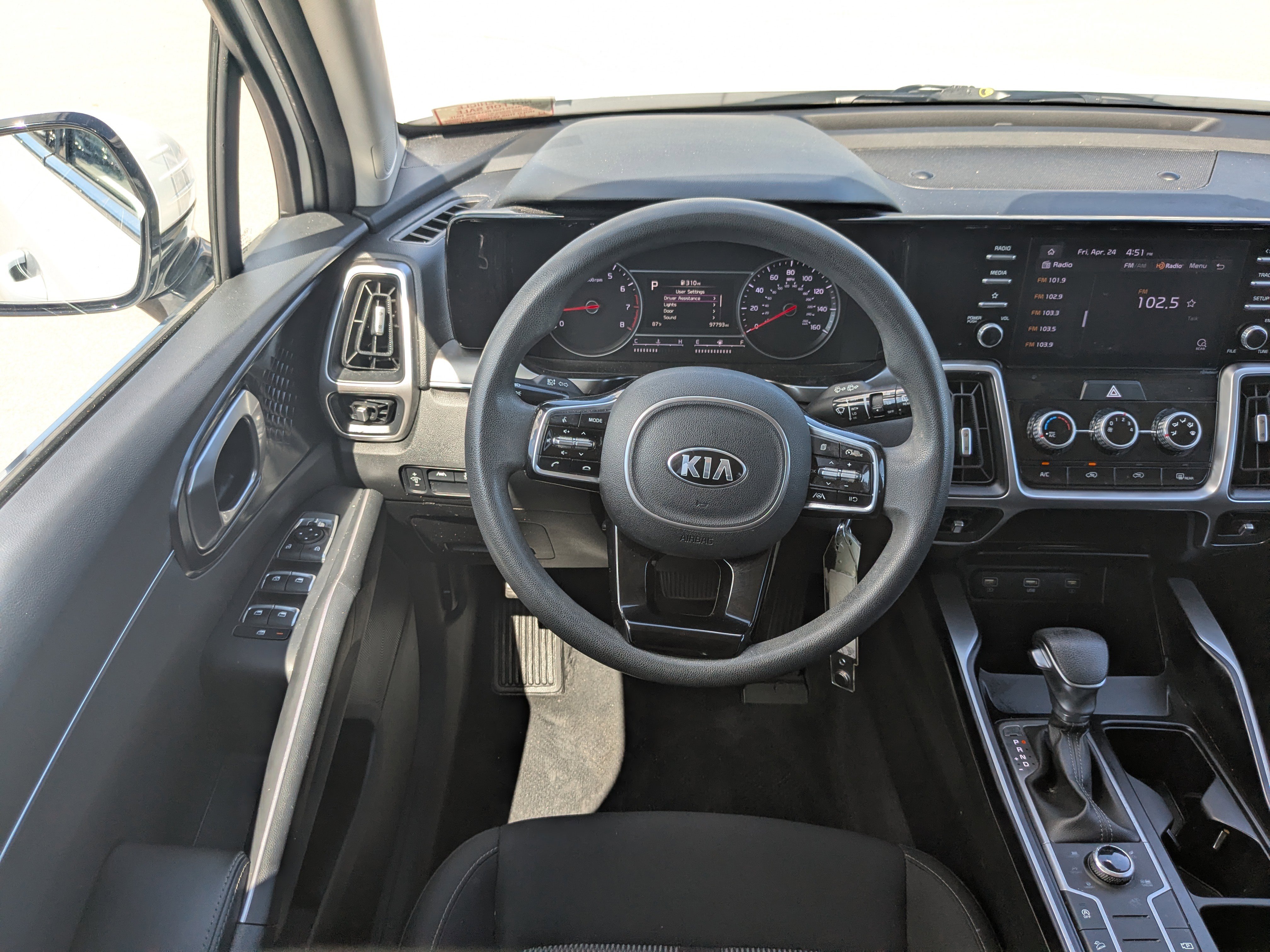 Used 2021 Kia Sorento LX AWD/4WD image 19
