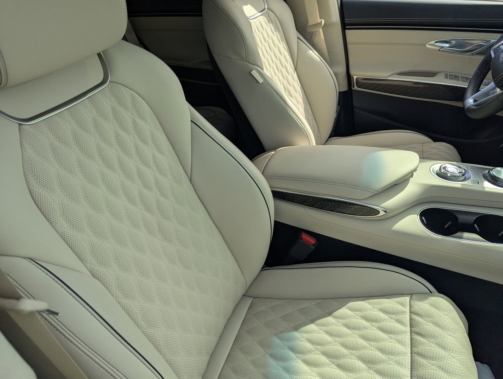 Used 2025 Genesis GV70 3.5T Sport w/ Sport Prestige Package image 10