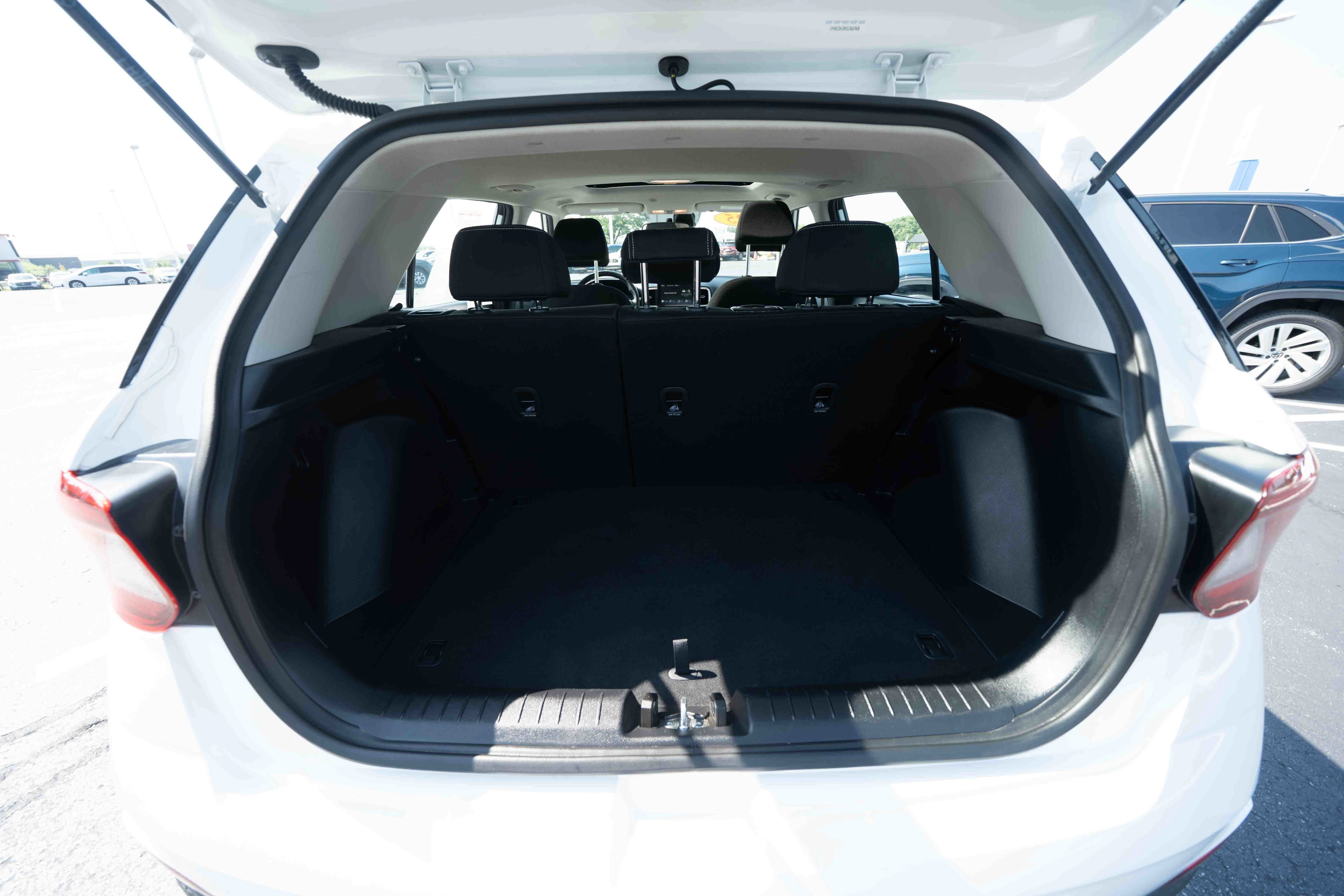 Used 2025 Hyundai Venue SEL FWD image 28