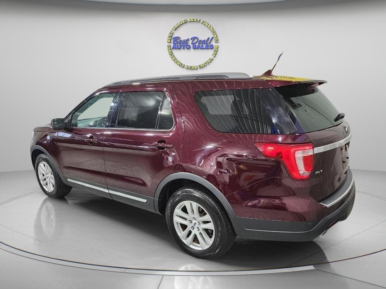 Used 2018 Ford Explorer XLT w/ Equipment Group 202A AWD/4WD image 4