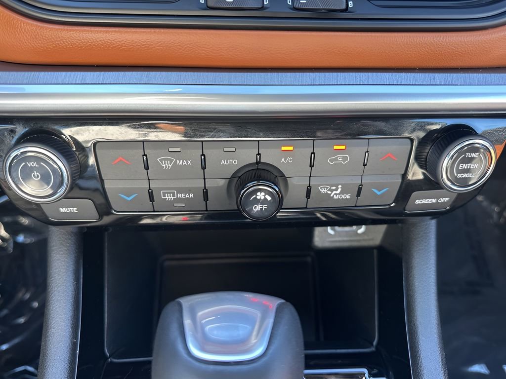 Used 2024 Jeep Compass Limited image 18