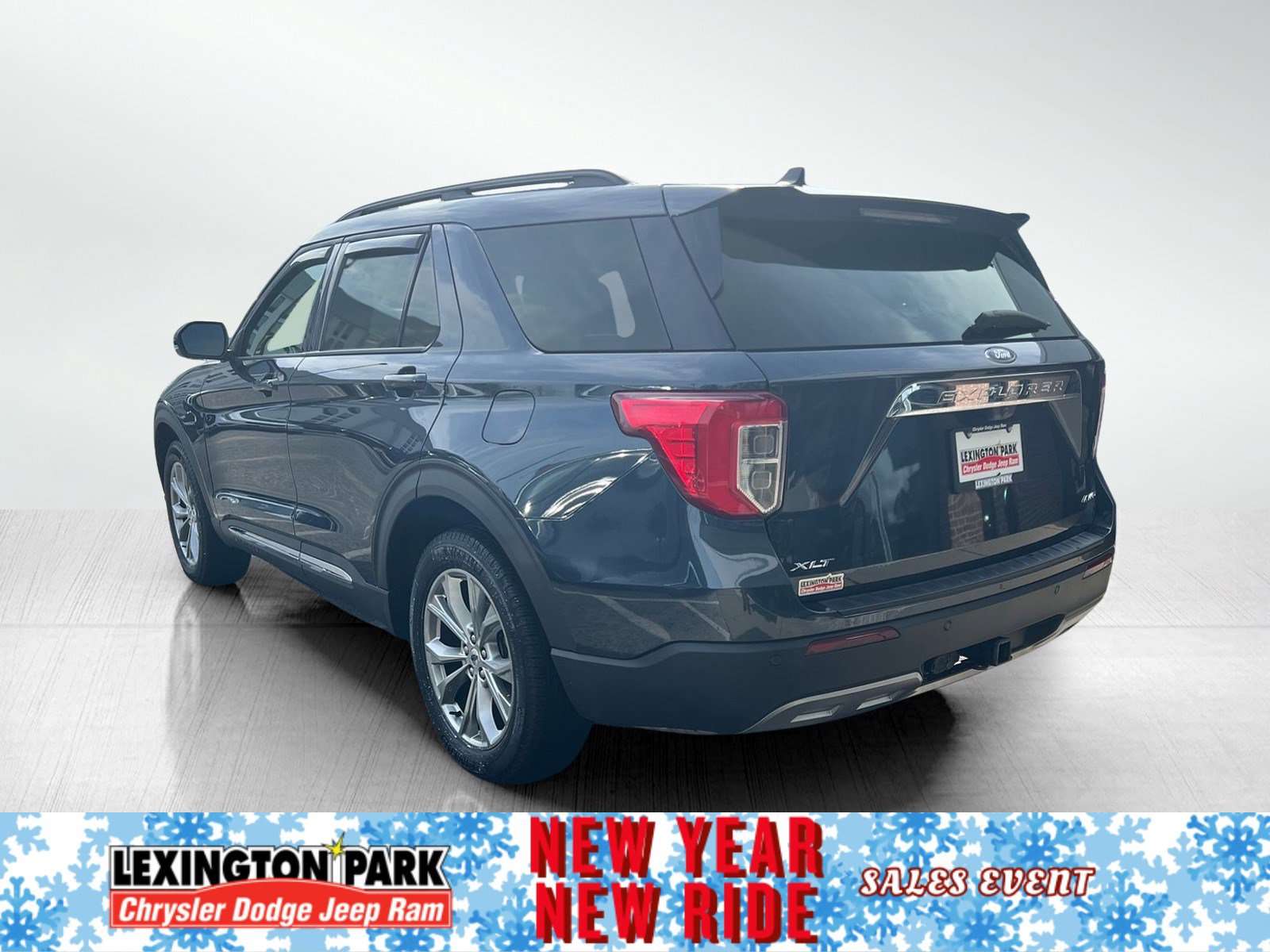 Used 2024 Ford Explorer XLT w/ Equipment Group 202A image 7