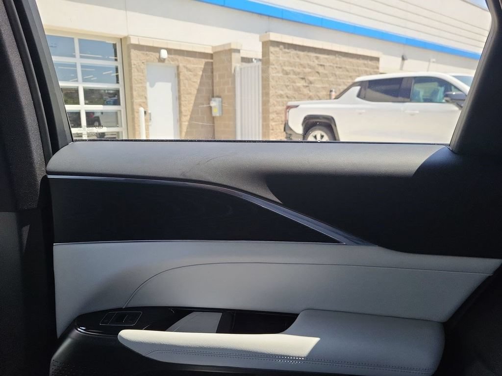 Used 2024 Cadillac Lyriq Sport AWD/4WD image 13