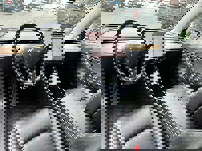 Used 2018 Tesla Model 3 Long Range image 19