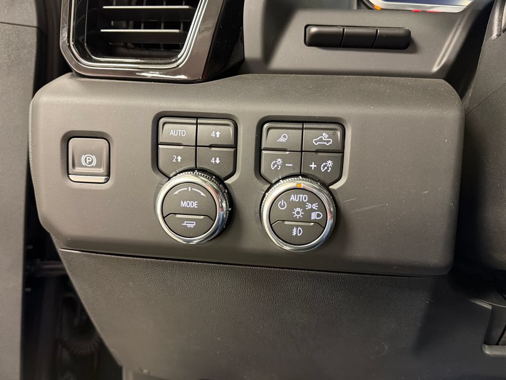 New 2026 GMC Sierra 2500 AT4 w/ AT4 Premium Plus Package AWD/4WD image 30