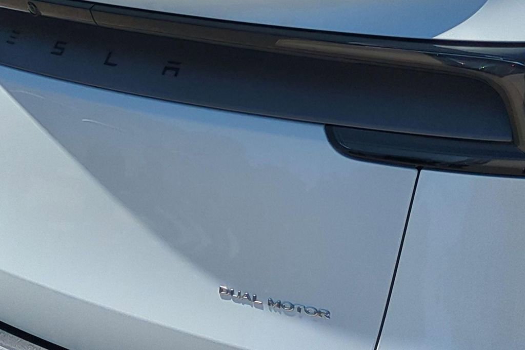 Used 2026 Tesla Model Y Long Range AWD/4WD image 22